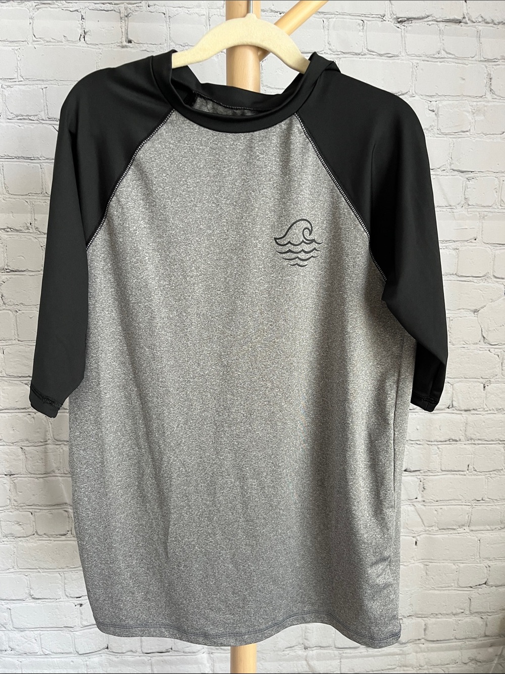 ⭐️⭐️ PICK 5 / $20 Art Class Boys Rashguard